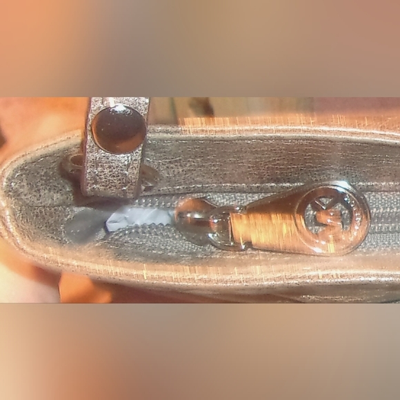 MICHAEL KORS | Soft Metallic Gold Ruched Cross-body Purselette - Picture 10 of 16